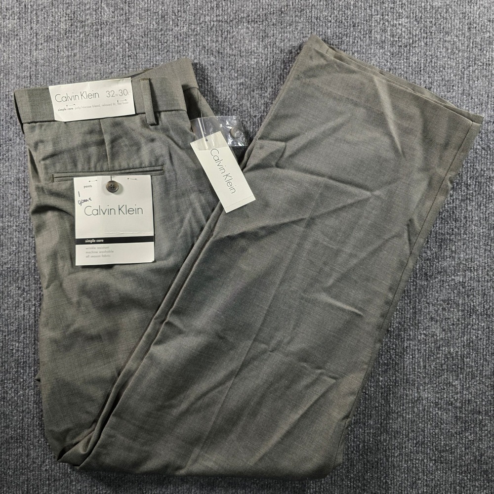 NWT Calvin Klein Mens Relaxed Fit Dress Pants Firewood Brown 32x30 40ZB753